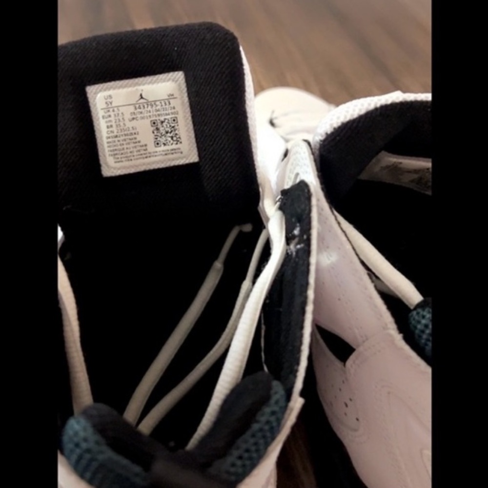 Jordan True Flights - Picture 5 of 6